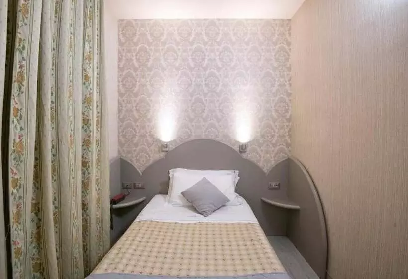 Standard Yhden Hengen Huone, Marchi Hotel