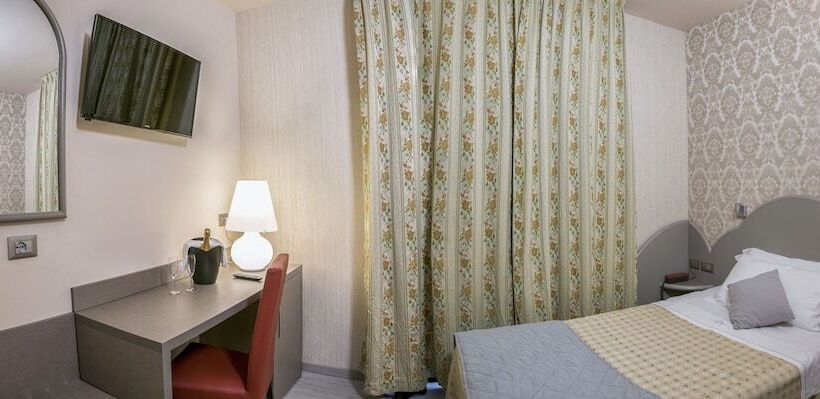 غرفة قياسية فردية, Marchi Hotel