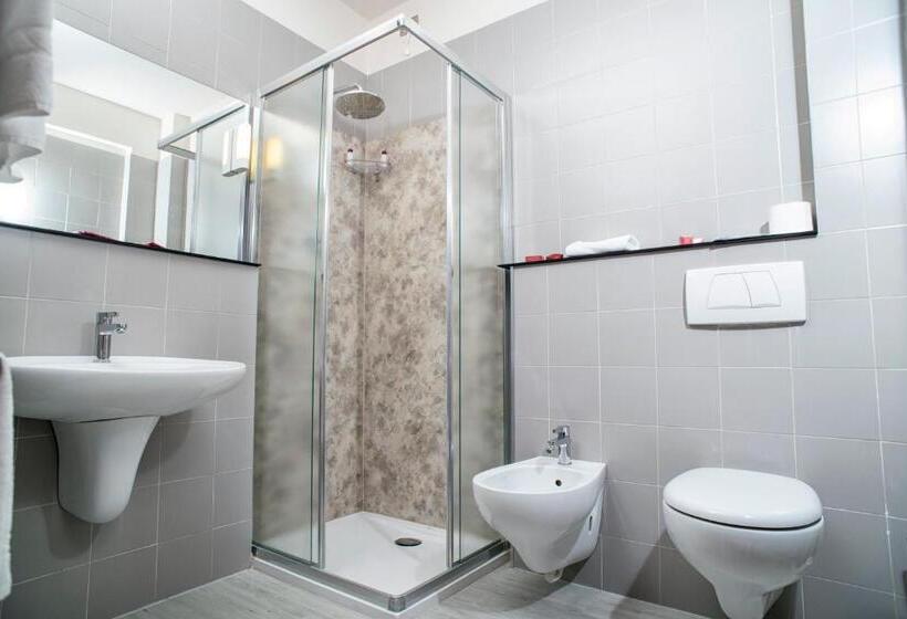 غرفة قياسية فردية, Marchi Hotel