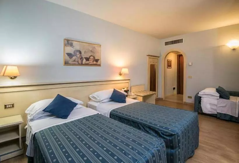 Standard Kolmen Hengen Huone, Marchi Hotel