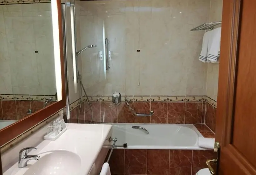 سوییت جونیور, Starhotels Michelangelo Rome