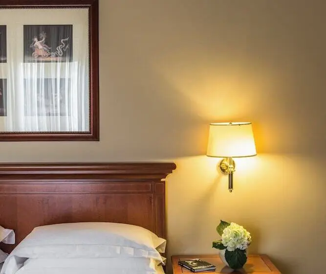 سوییت جونیور, Starhotels Michelangelo Rome