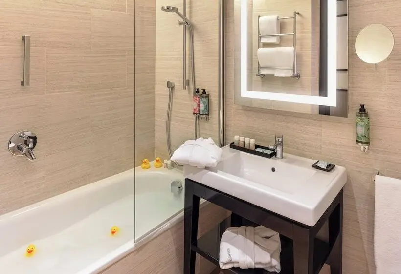 اتاق خانوادگی, Starhotels Michelangelo Rome