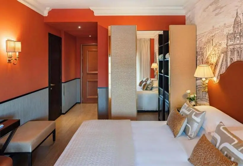 آپارتمان یک خوابه با دری مشترک که هال را جدا می کند., Starhotels Michelangelo Rome