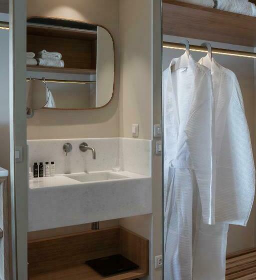 シングルデラックスルーム, Cocomat Athens Bc