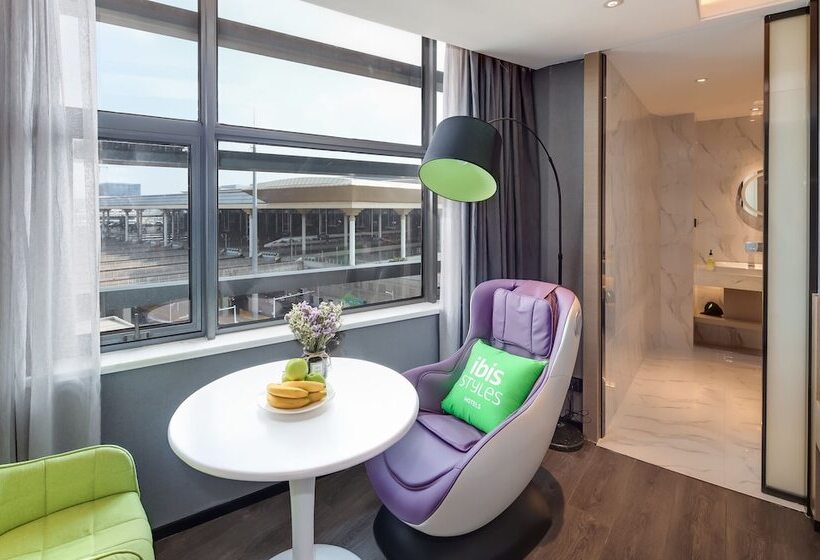 Номер Superior, Ibis Styles Hotel Nanjing South Railway Station North Square