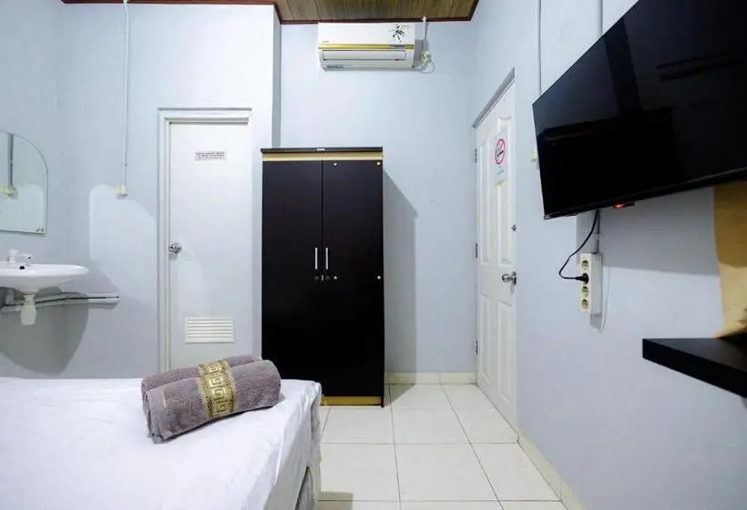 スタンダードルーム, Marcello Residence Siwalankerto Near Petra University Surabaya Mitra Reddoorz
