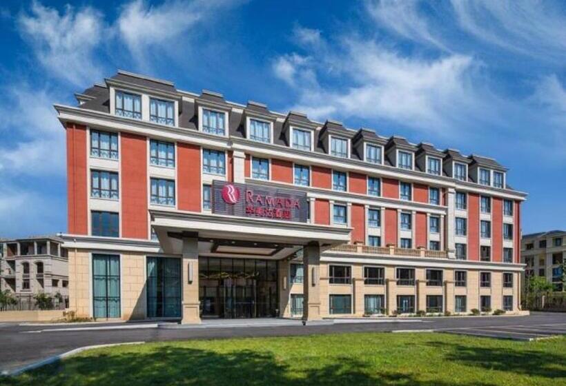 キングサイズベッドのデラックスルーム, Ramada By Wyndham Zhenjiang City Center