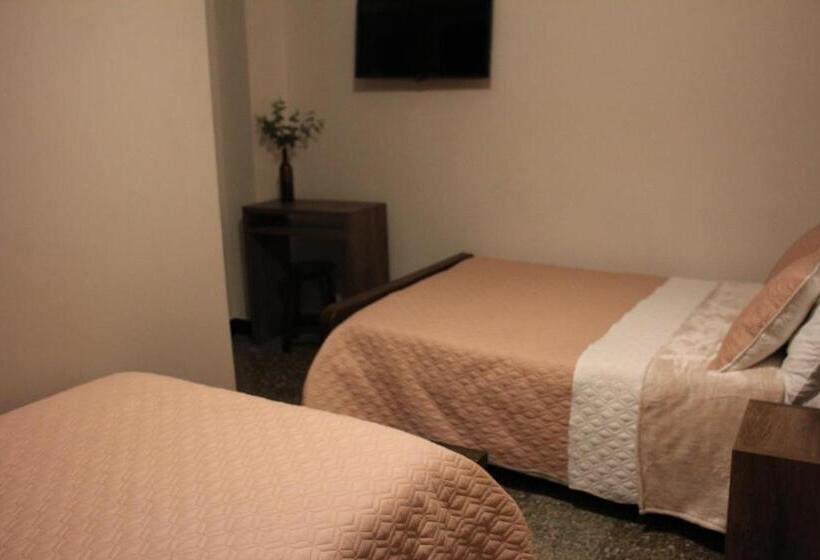 חדר סטנדרט לשלושה, Plaza El Santuario