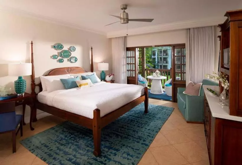 キングサイズベッドのデラックスルーム, Beaches Negril Resort   All Inclusive