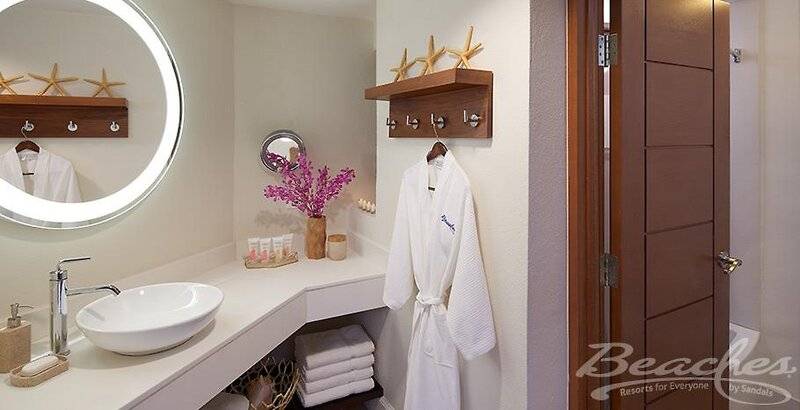 اتاق لوکس با تخت بزرگ, Beaches Negril Resort All Inclusive