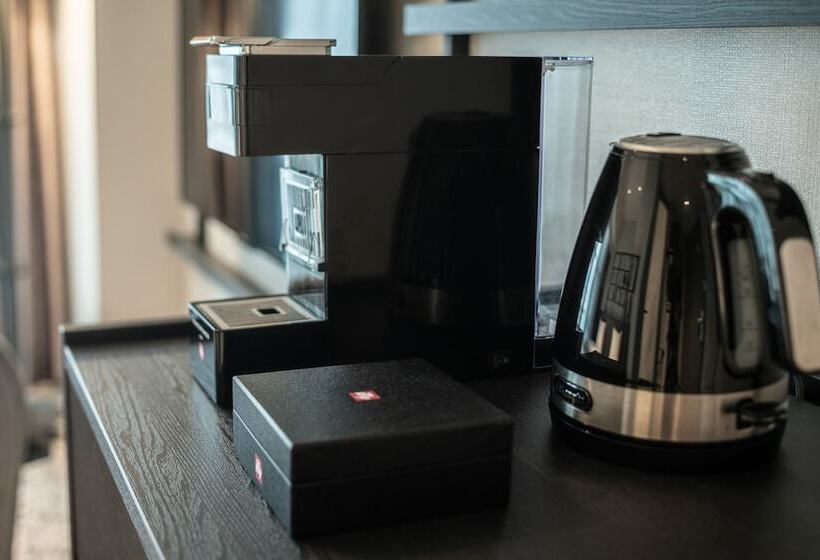 Номер Стандарт, The Basics Fukuoka