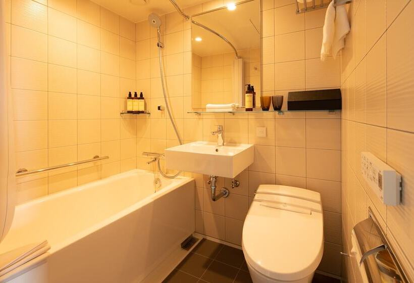 Номер Стандарт, The Basics Fukuoka