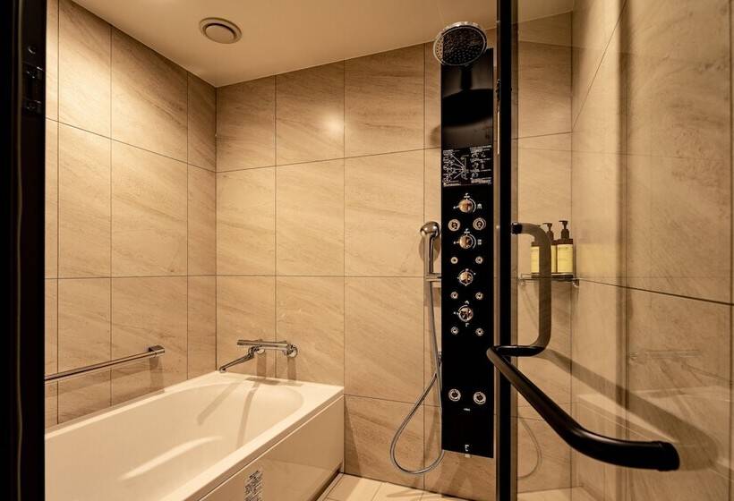 Номер Superior, The Basics Fukuoka