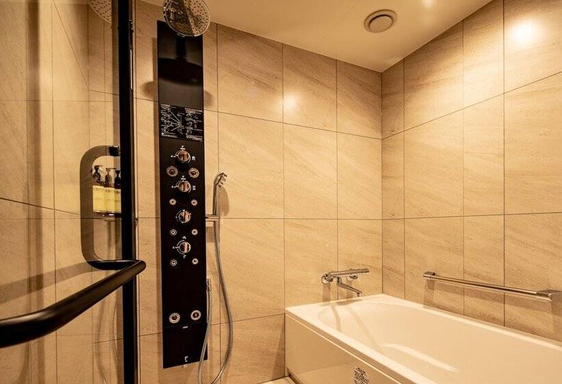 Номер Superior, The Basics Fukuoka