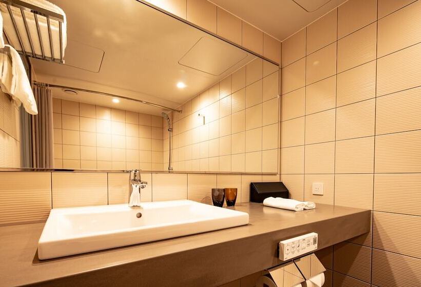 Номер Superior, The Basics Fukuoka