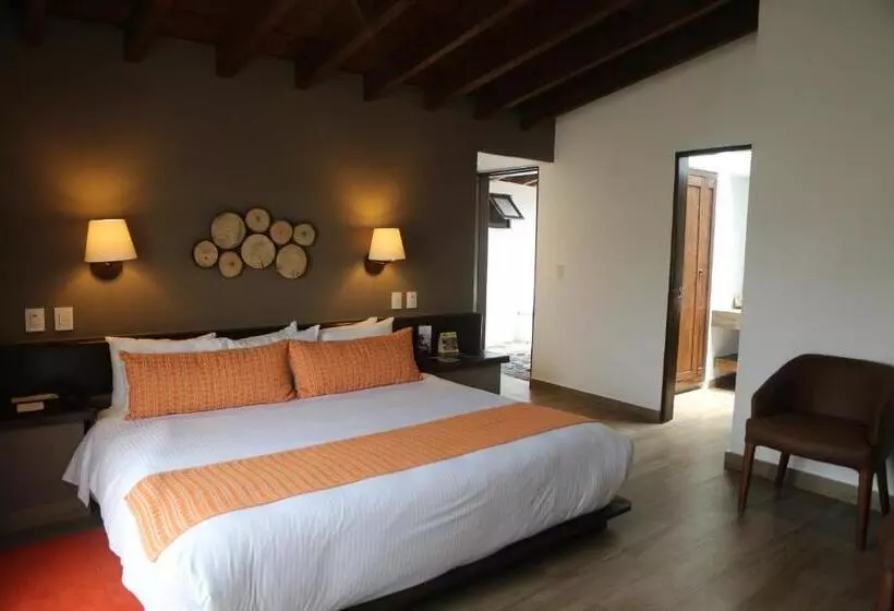 キングサイズベッドのスーペリアルーム, Avandaro Golf & Spa Resort