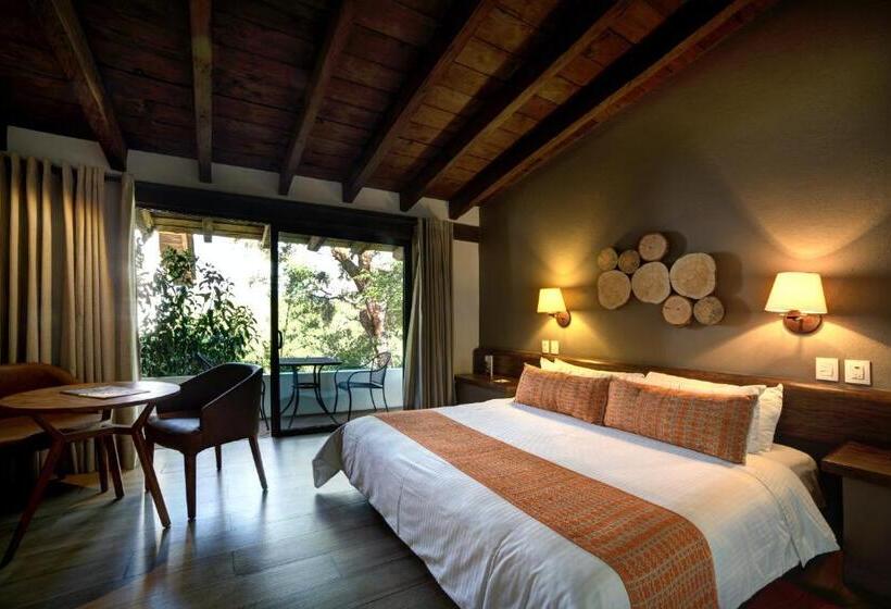 带大床的高级房间, Avandaro Golf & Spa Resort