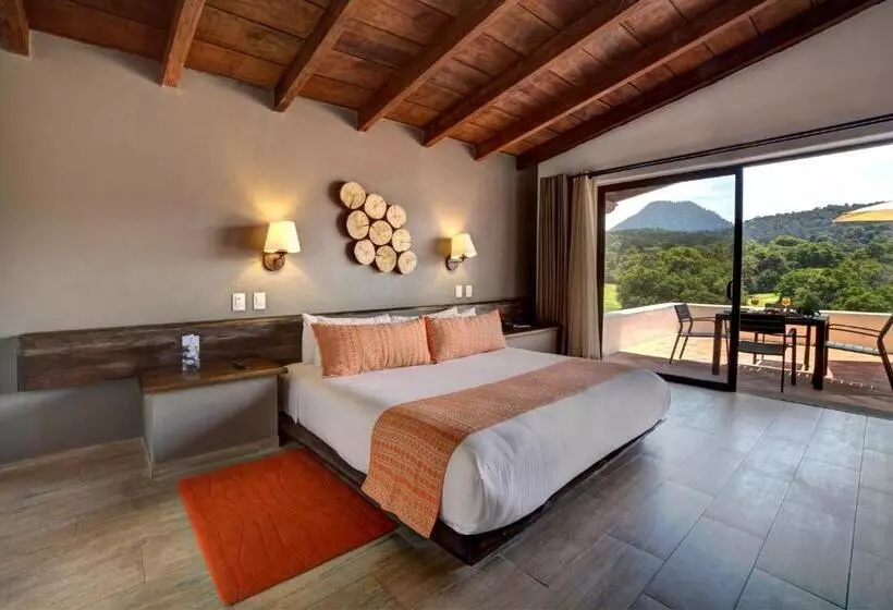 キングサイズベッドのスーペリアルーム, Avandaro Golf & Spa Resort