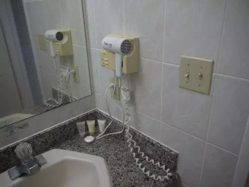سوئیت با تخت بزرگ, Aquarius Beach Tower