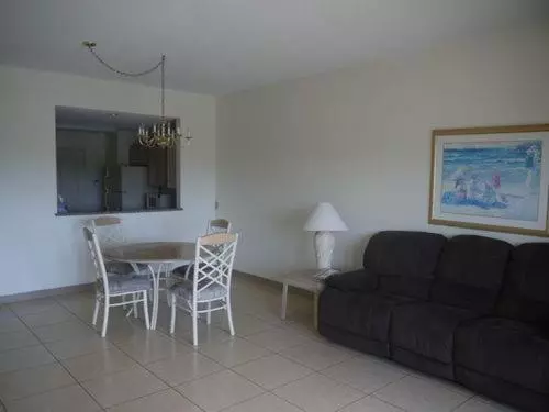 اتاق استاندارد با چشم‌انداز, Aquarius Beach Tower