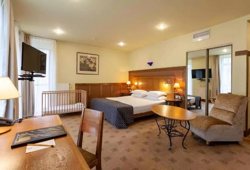 キングサイズベッドのスイートルーム, Best Western Santakos