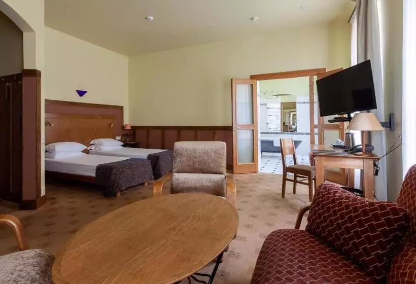 キングサイズベッドのスイートルーム, Best Western Santakos