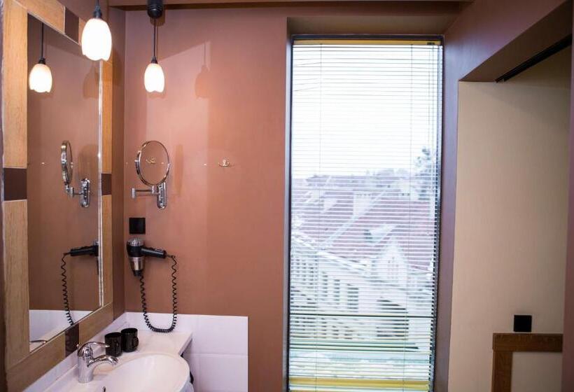 سوئیت با تخت بزرگ, Best Western Santakos