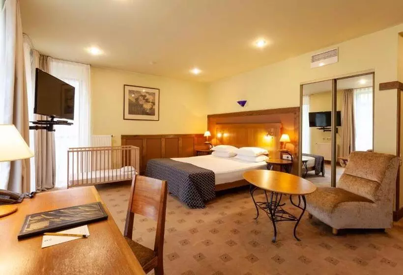 キングサイズベッドのスイートルーム, Best Western Santakos