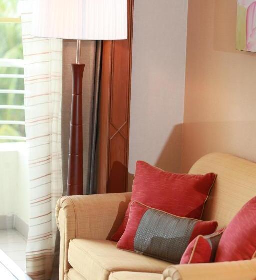 Номер Deluxe Вид на Город, Dorsett Grand Labuan