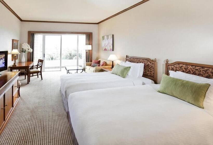 Номер Deluxe Вид на Город, Dorsett Grand Labuan