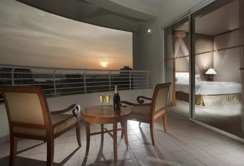سوئیت پریمیوم, Dorsett Grand Labuan