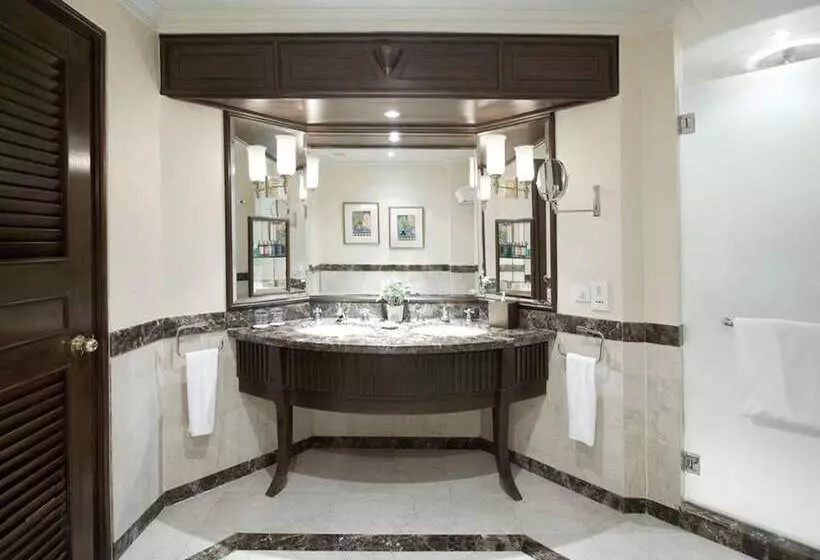 سوئیت پریمیوم, Dorsett Grand Labuan