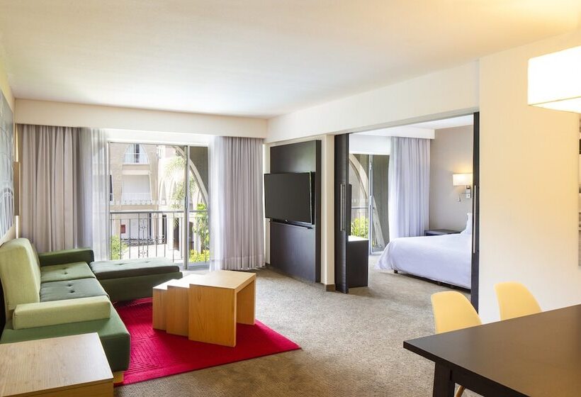 سوییت, Fiesta Inn Aeropuerto CD Mexico