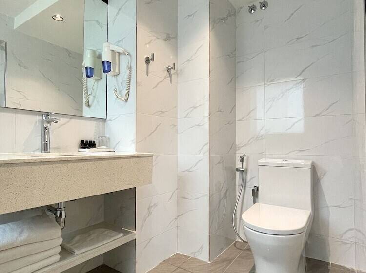 اتاق استاندارد چهار تخته, Imperial Bukit Bintang