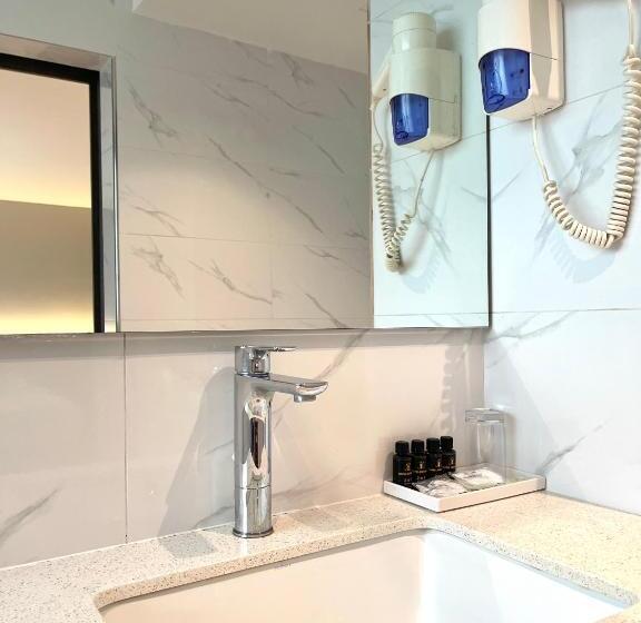 اتاق استاندارد چهار تخته, Imperial Bukit Bintang