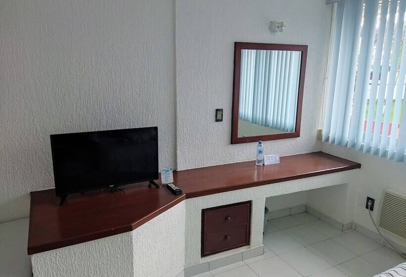 غرفة قياسية, Aristos Acapulco