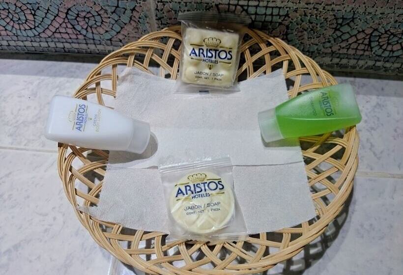 غرفة قياسية, Aristos Acapulco