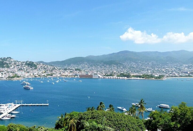 غرفة قياسية مطلّة علي البحر, Aristos Acapulco