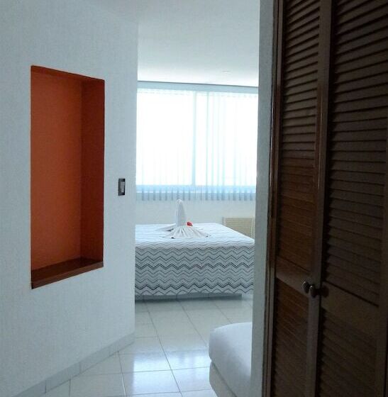 غرفة قياسية, Aristos Acapulco