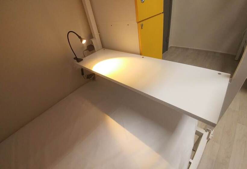 Pat in Cameră Comună, Hause Itaewon