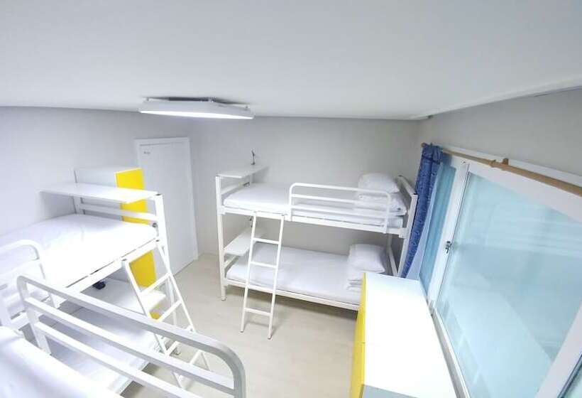 Pat in Cameră Comună, Hause Itaewon