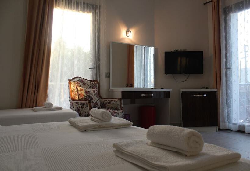 غرفة قياسية ثلاثية, Cilek Butik Otel