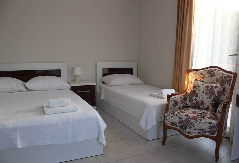 غرفة قياسية ثلاثية, Cilek Butik Otel