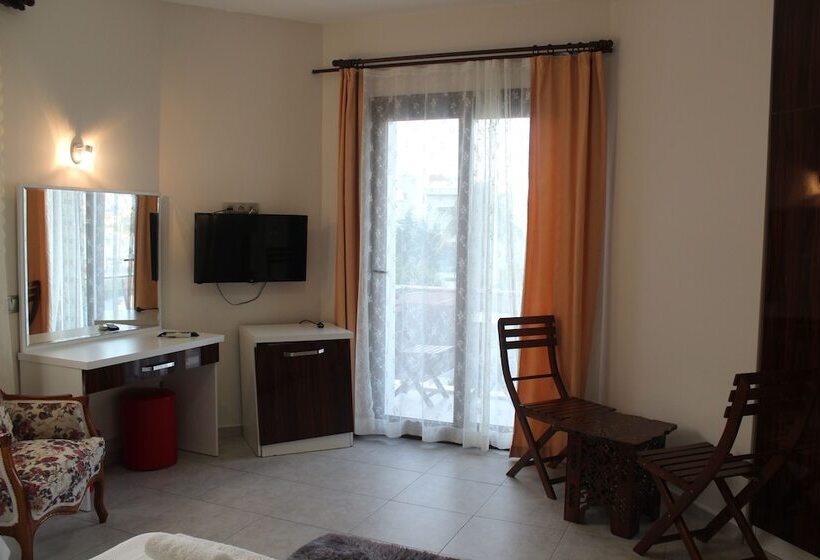 غرفة قياسية ثلاثية, Cilek Butik Otel