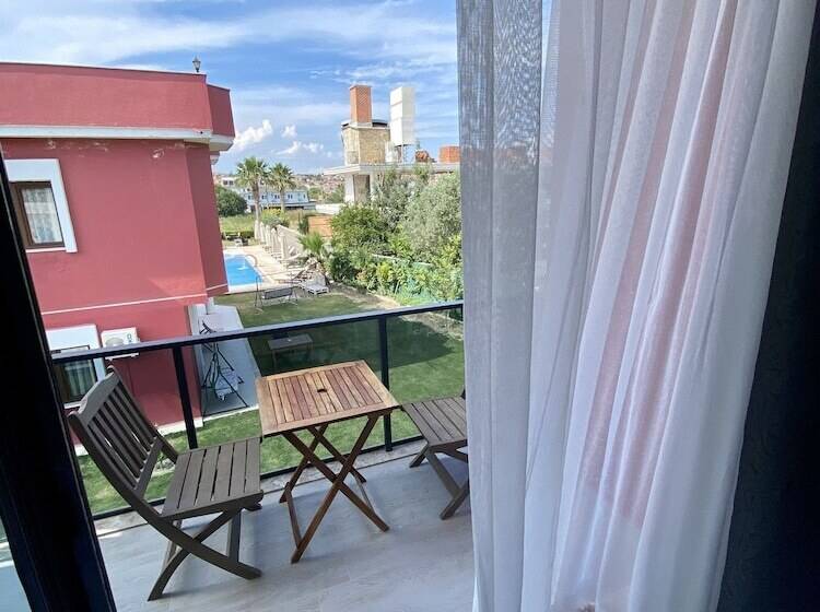 غرفة ديلوكس ثلاثية, Cilek Butik Otel