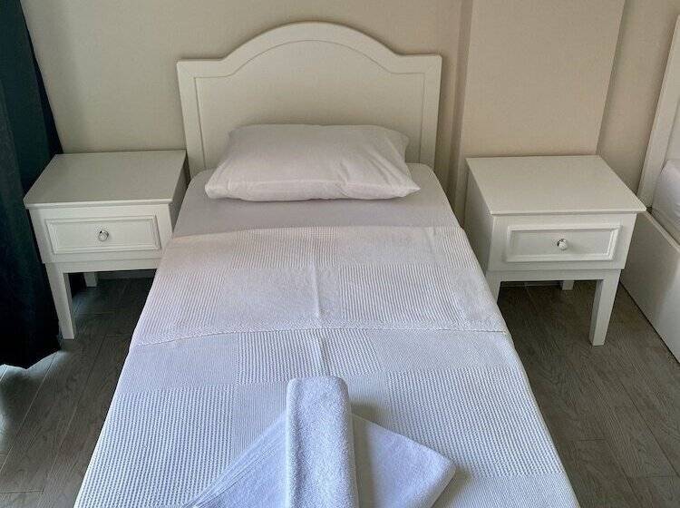 اتاق لوکس سه تخته, Cilek Butik Otel
