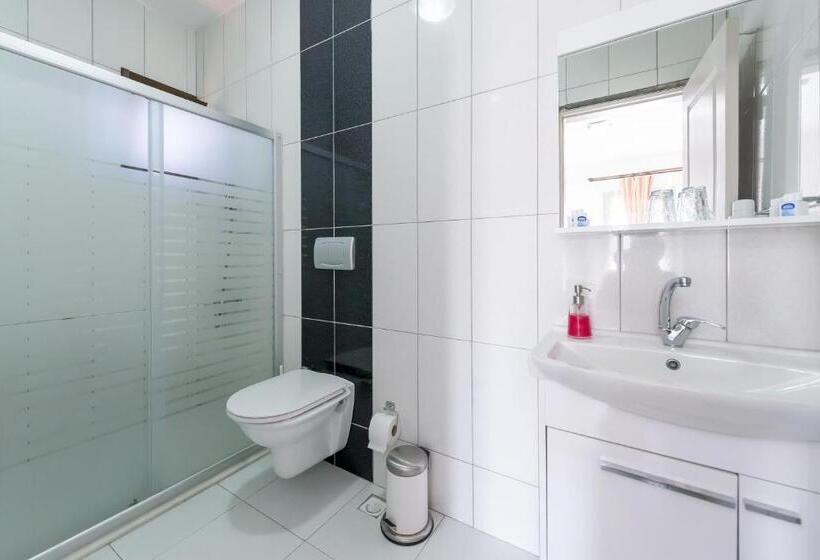 غرفة قياسية ثلاثية, Cilek Butik Otel