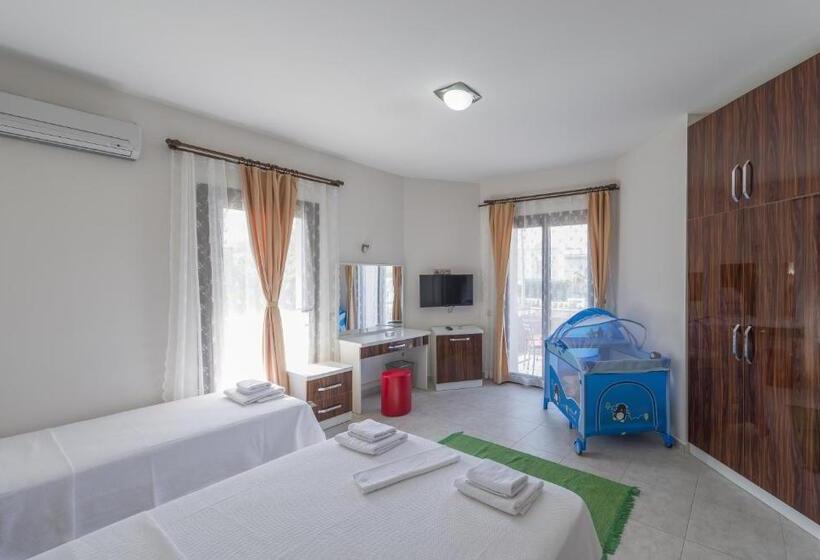 غرفة قياسية ثلاثية, Cilek Butik Otel