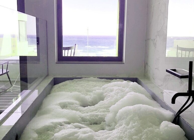 جناح سرير كينج, Dyo Suites